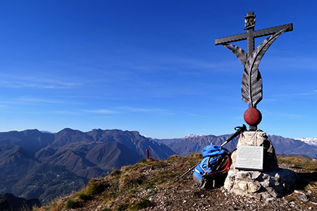 Alla CROCE del PIZZO RABBIOSO (1130 m) da Bracca ad anello passando dalla CROCE DI BRACCA (937 m) il 15 novembre 2017 - FOTOGALLERY